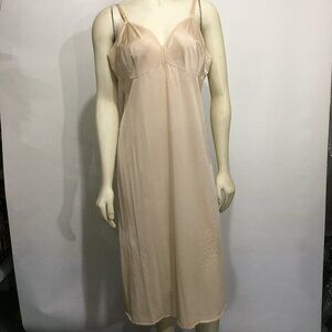 Vanity Fair 38 Full Slip Beige Nude Taupe Nylon Polyester Vintage Snags